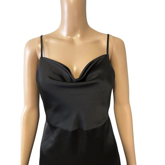Elegant Black Satin Midi Dress - Perfect for Any Occasion - Picture 4 of 6